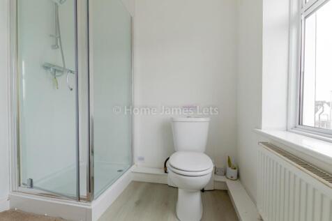 17927496 ShowerRoom (2).jpg