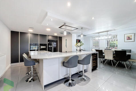 Breakfast kitchen...