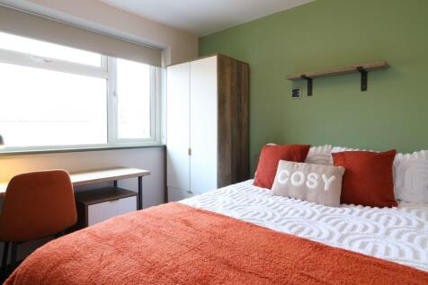 93 Waverly Room 5.JPG