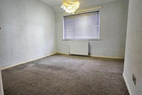 Bedroom 1.jpg