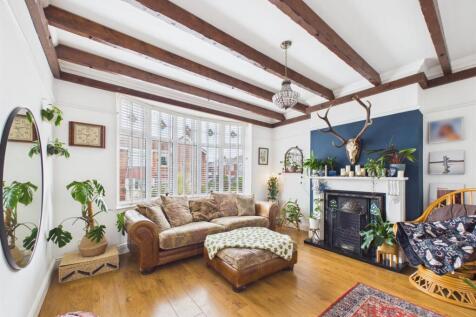 lounge 1.jpg