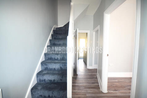 Three bedroom House to rent Perth Road, Ilford IG