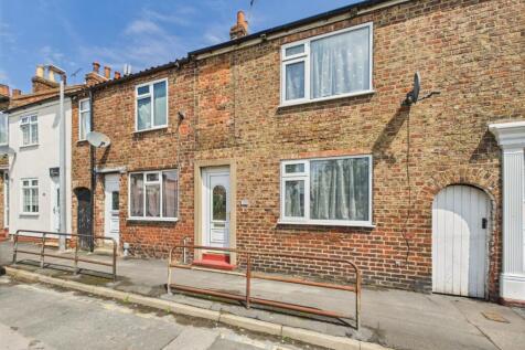 Four bedroom mid-terrace house - For sale by auct