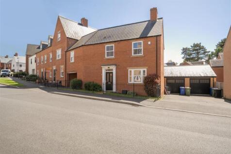 88 Redcar Road, Towcester (3).jpg