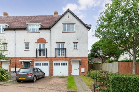 2 Lowe Dr (1 of 12).jpg