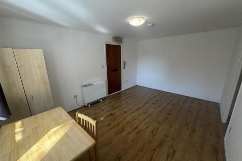 Gladbeck Way, Enfield, EN2 photo 4