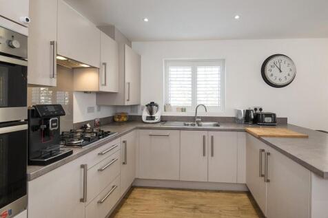 Hailwood Drive, TN8 6FP 008.jpg