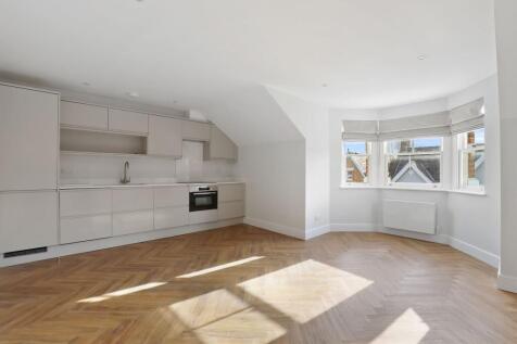 3 LOUNGE ANGLE 2.JPG