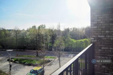 Lakeside Drive, London, NW10 photo 3