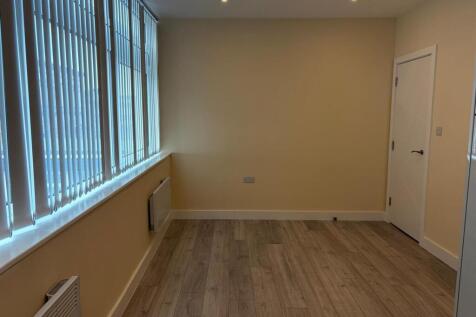 56 Manchester Road, Burnley photo 5