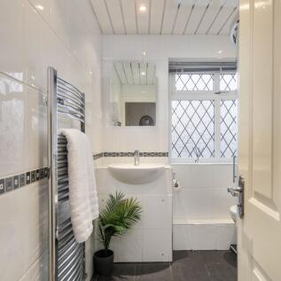 Main family bathroom 