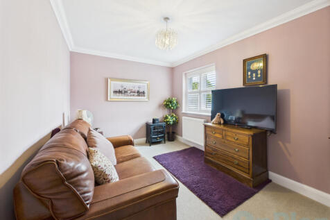 CAM04024G0-PR0028-STILL032