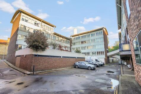 22 Ryan Court, Baldry Gardens, Streatham, London SW16 3PJ
