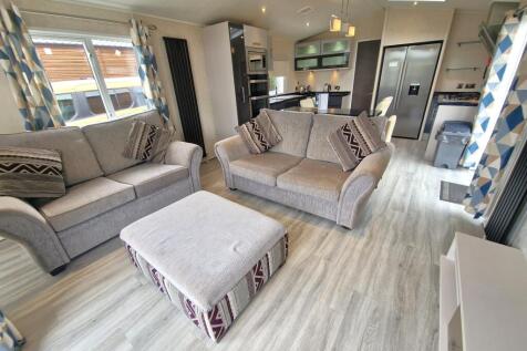 Open Plan Living Room/Kitchen
