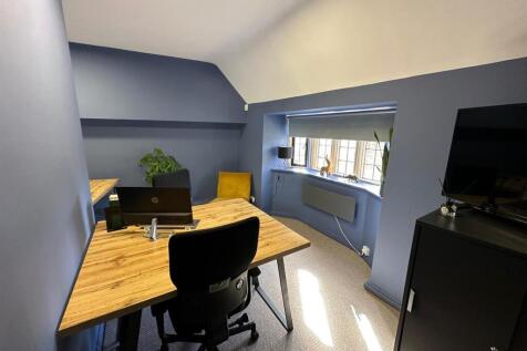 WhatsApp Image 2025-03-11 at 12.34.00_9efddfe8.jpg