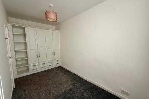 Grey Street, North Shields.  NE30 2DZ.  **GREAT LOCATION** photo 4