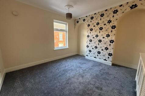 Spalton Road, Parkgate, Rotherham S62 photo 4