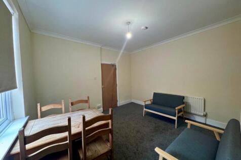 Gill Crescent North, Houghton le Spring photo 4