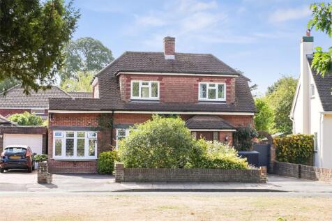Sunbury-on-thames, TW16 - property photo