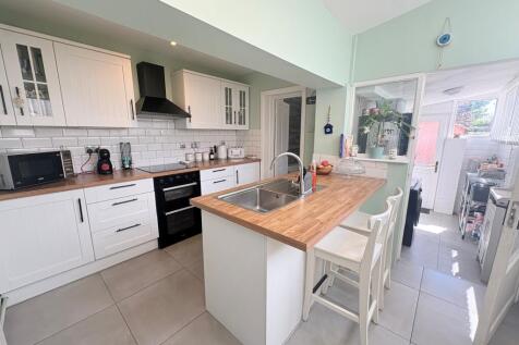 Field Road, Bloxwich, WS3 photo 3