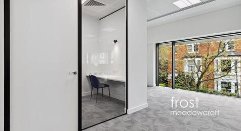 Kings House  Hammersmith Rd W6 office to let 25.
