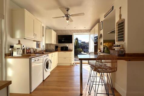 Stylish Modern Dining Kitchen 313