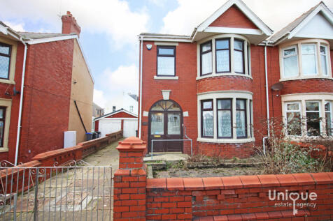 Blackpool, FY2 - property photo