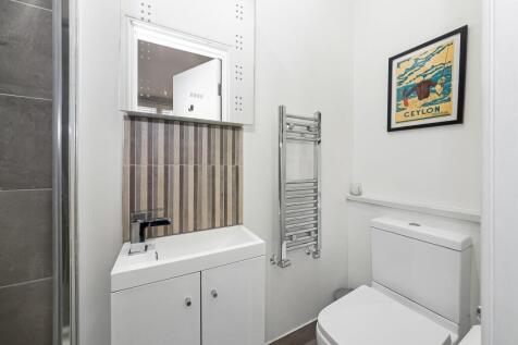 2 bed, 2 bath Apartment in manchester - Photo 9