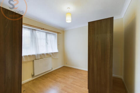 CAM03524G0-PR0054-STILL013