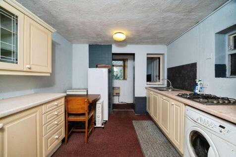 Kitchen pic 2