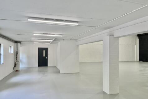 3 Airlinks Undercroft.jpg