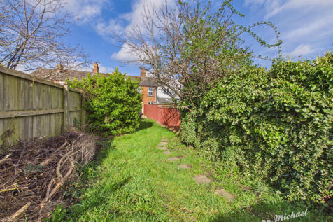 CAM03852G0-PR0586-STILL013