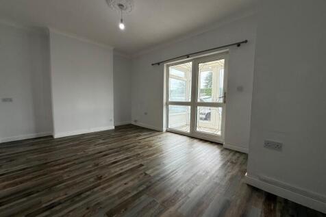Scarbrough Crescent, Maltby, Rotherham photo 4