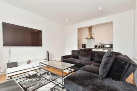 Ethelbert lounge use