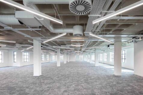 46 Clarendon Road busy ceiling .png