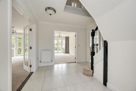 30 Old Farm Drive, Codsall photo 3