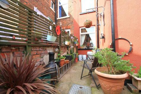 Rear yard..jpg