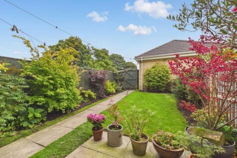 Attractive East-Facing Garden
