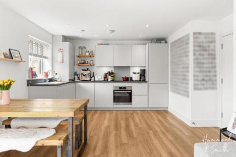 Open Plan Kitchen / Living / Dining