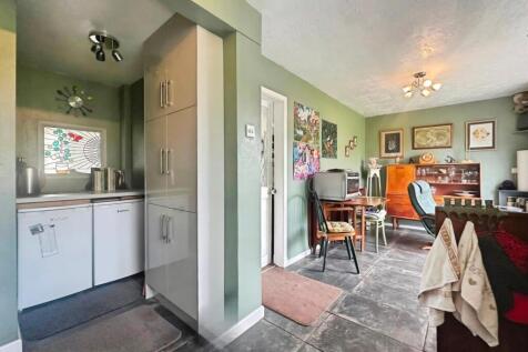 Dining kitchen