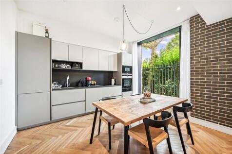 Reception/Kitchen