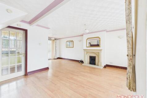CAM04439G0-PR0297-STILL006.jpg