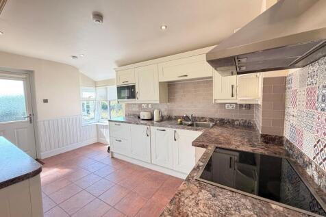 Dawlish Road, Leafield, TQ14 photo 4