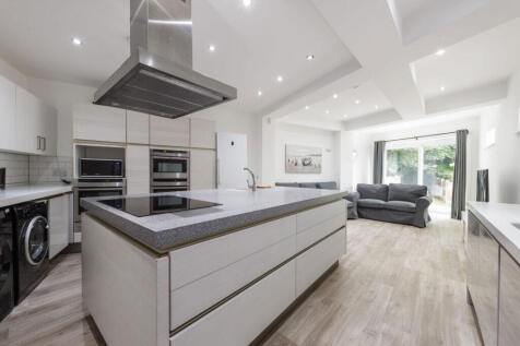 5-bed semi-detached on 26, Teignmouth Road, Selly Oak, Birmingham, B29 7AZ, £693/mo