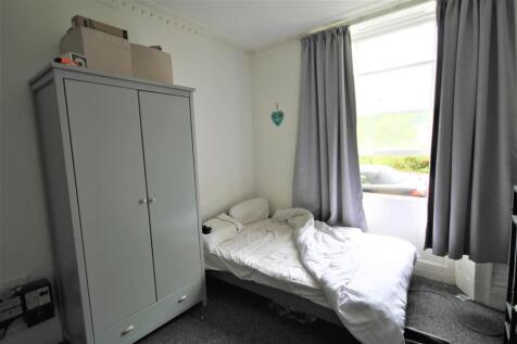 Bedroom 1.JPG