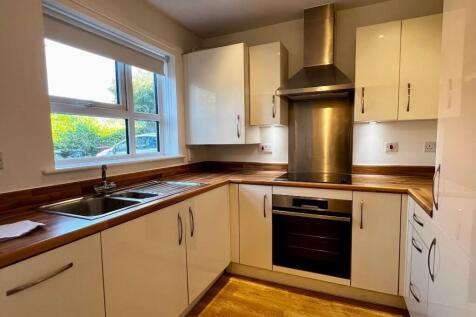 Stonehouse Drive, Salford, Greater Manchester, M7 photo 3