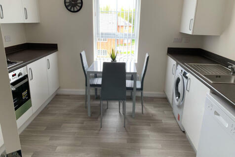 New Fully Furnished 2-Bedroom Flat ¿ Warwick Un