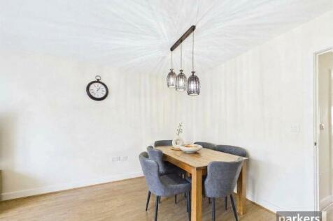 Fair Isle Way, Reading, Berkshire, RG2 photo 4