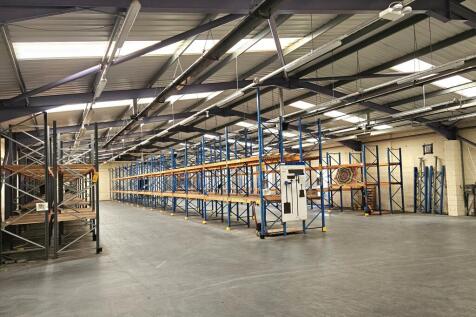 Distribution Warehouse to rent in todmorden