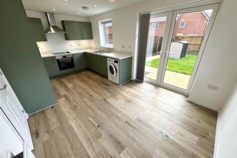 Radburn Drive, The Meadows, Coventry photo 5